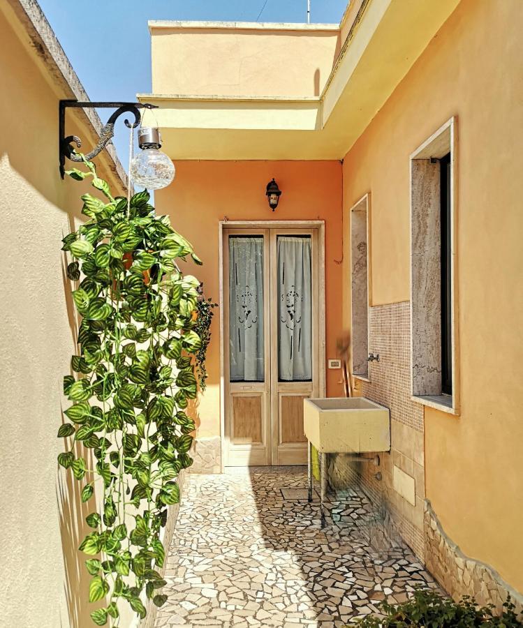 La Casina Di Vanni - Casa Vacanza Nel Cuore Del Salento Arnesano Exterior foto