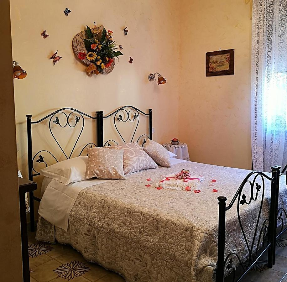 La Casina Di Vanni - Casa Vacanza Nel Cuore Del Salento Arnesano Exterior foto